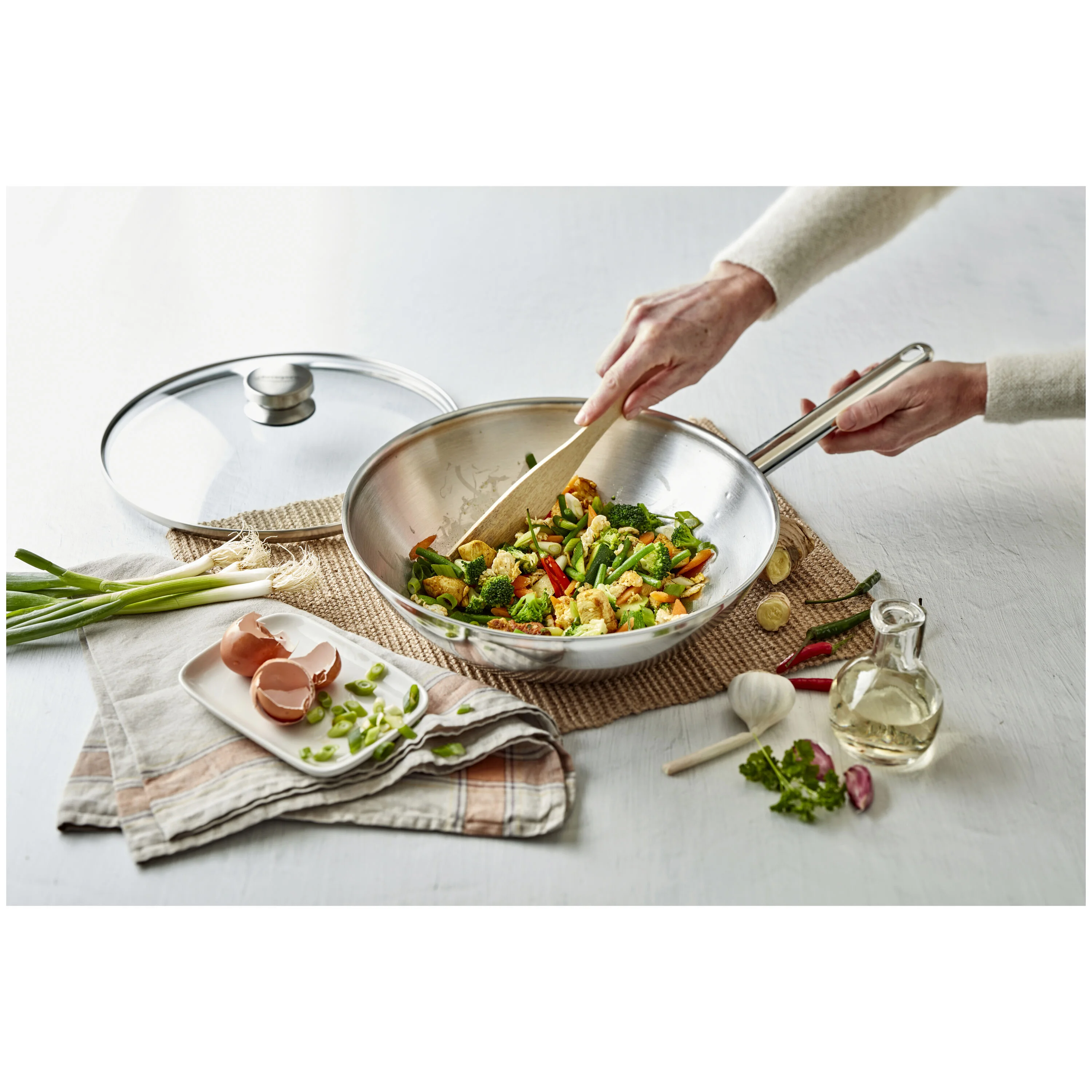 Apollo 7, Wok met glazen deksel 30 cm, large 3