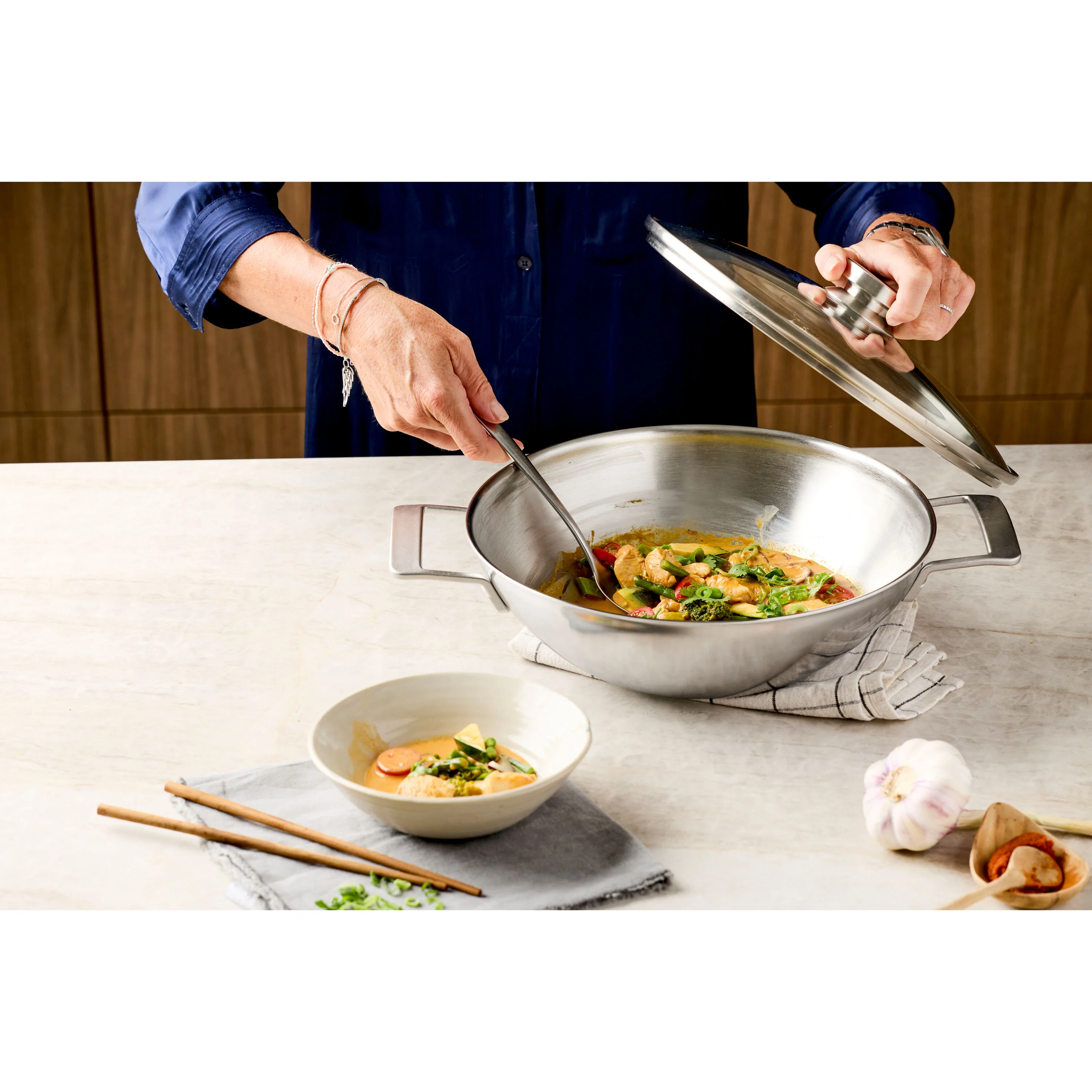 Industry 5, Wok met gratis glasdeksel 30 cm, large 2
