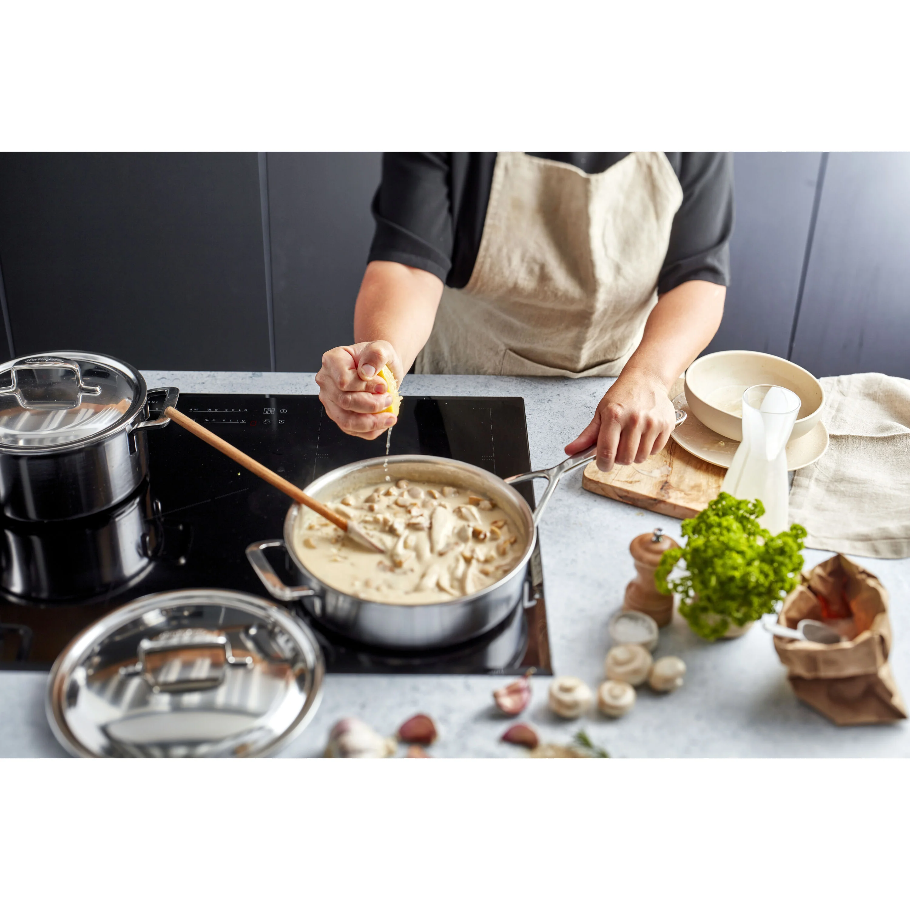 Intense 5, Sauteerpan met deksel 24 cm / 2,8 l, large 6